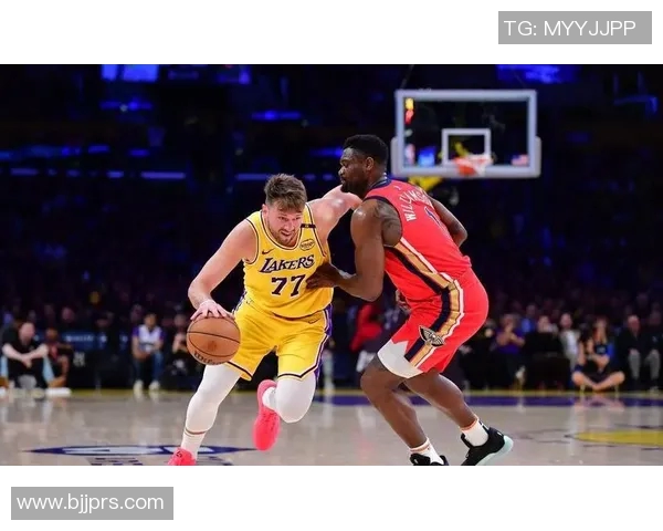 湖人季前赛首战开战 东契奇布克对决詹姆斯缺阵艾顿首秀 湖人季前赛首战开战 东契奇布克对决詹姆斯缺阵艾顿首秀