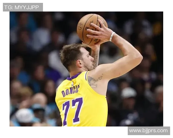 Shams:哈里森当初坚持交易东契奇,杜蒙将其视为篮球专家 Shams:哈里森当初坚持交易东契奇,杜蒙将其视为篮球专家