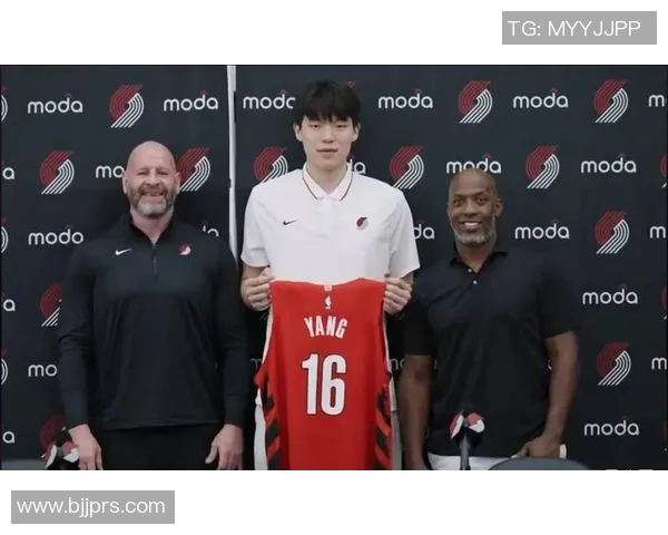记者：小杨登陆NBA后米奇内线责任更重 他将是青岛男篮新赛季关键