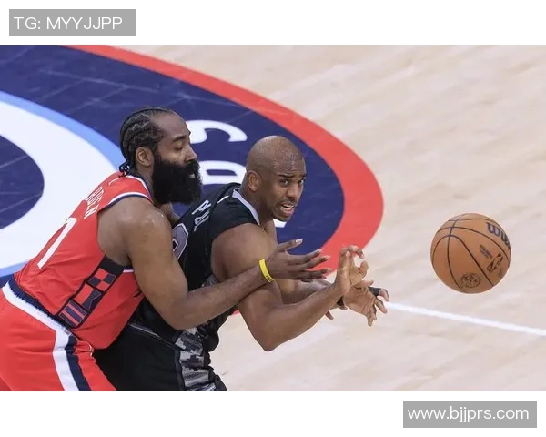 名记：快船给保罗的角色是更衣室领袖 因为哈登&小卡不善于发声