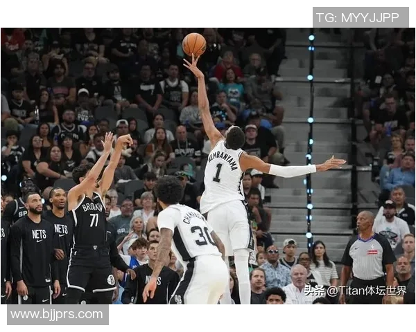 马刺双核哑火！福克斯半场6中1仅得2分，文班亚马10中3